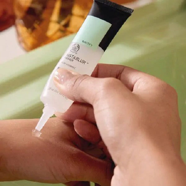 The Body Shop Instablur™ All Skin  Primer For 12hr Shine Control MATTIFY VEGAN I Body shop Instablur all skin primer