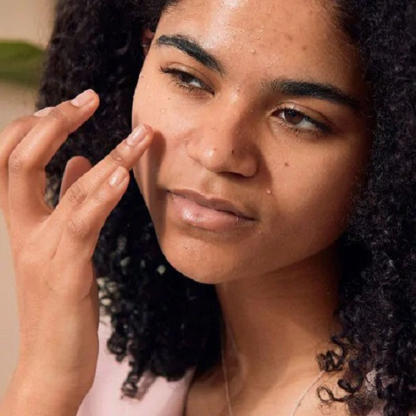 The Body Shop Instablur™ All Skin  Primer For 12hr Shine Control MATTIFY VEGAN I Body shop Instablur all skin primer